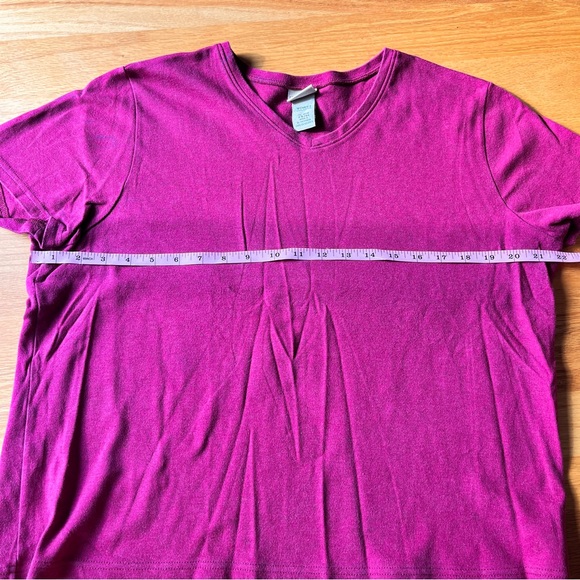 L.L. Bean Basic Magenta T-Shirt - Size XL - Picture 6 of 7